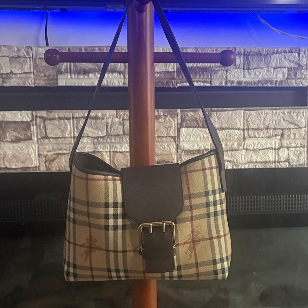 Burberry Beige Plaid Hobo with Dark Brown Leather Flap and Buckle used - Picture 2 of 12